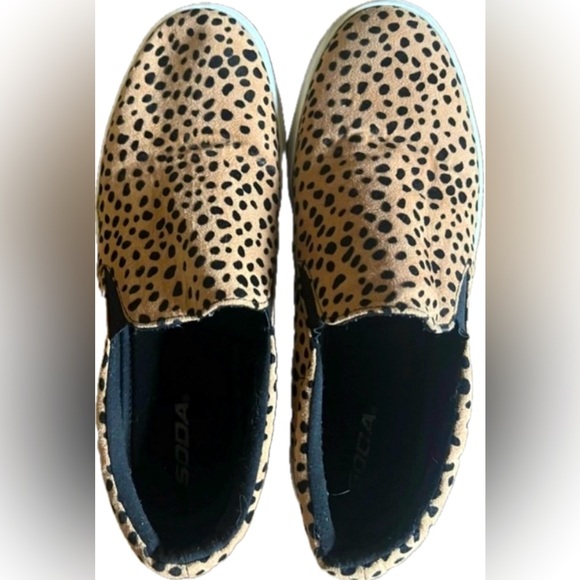 Soda leopard print slip on shoes. Comfortable and Soft. Women’s size 9 - Picture 4 of 9